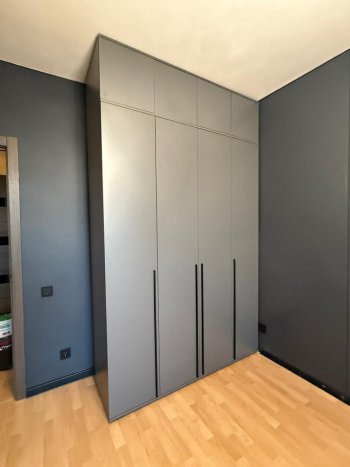 Шкаф 1600 мм 4-х створчатый Норд с антресолью графит (Миф) в Качканаре - kachkanar.mebel-e96.ru